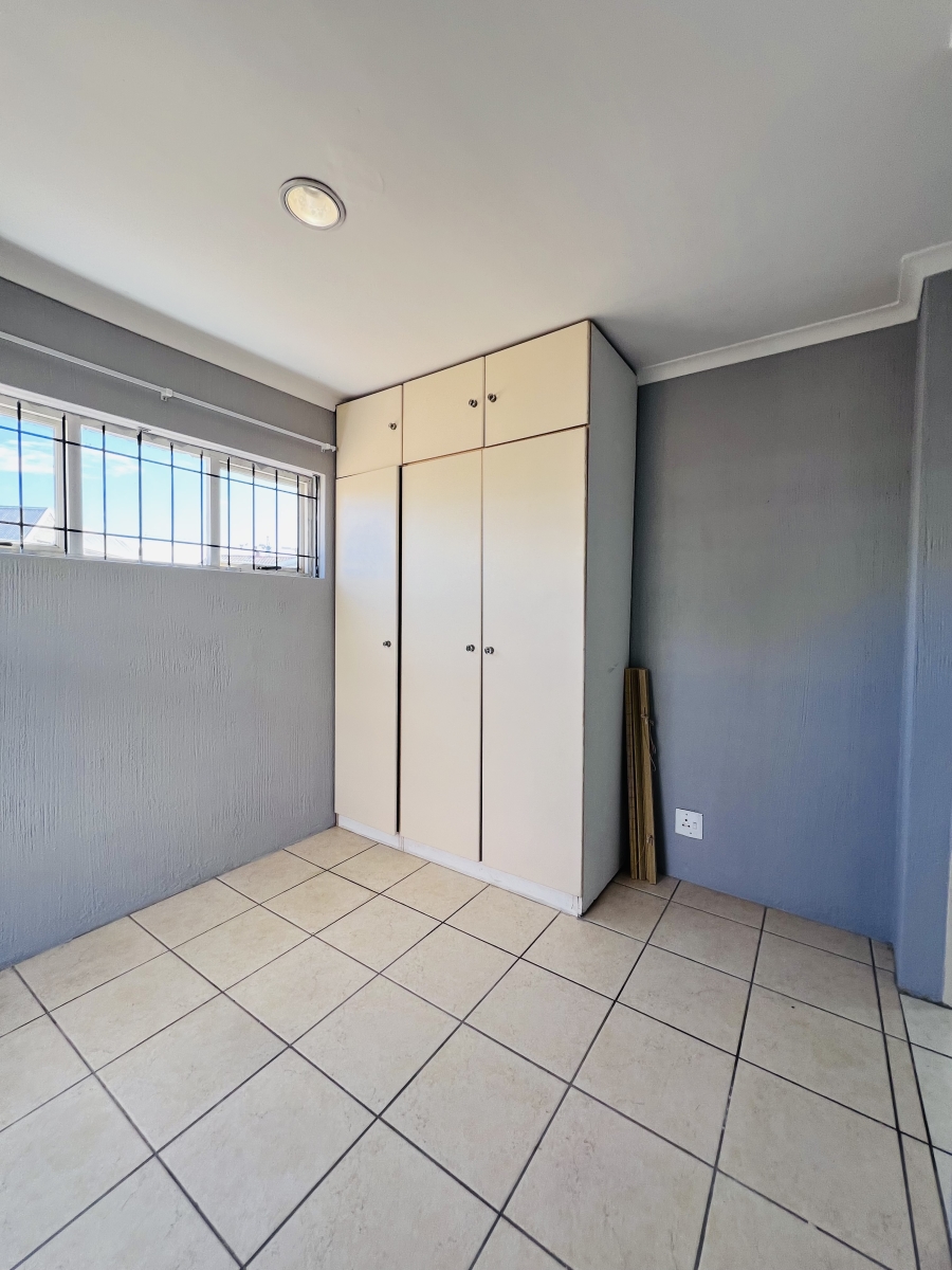 2 Bedroom Property for Sale in Pine Acres Western Cape